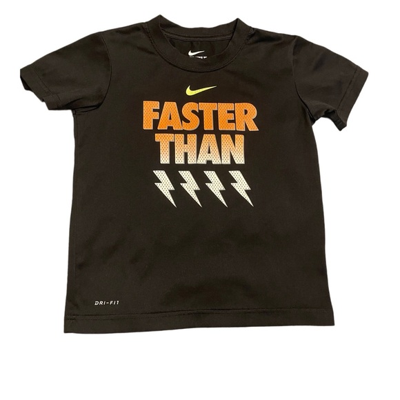 NIKE Boy's T-Shirt - Faster Than Lightning Size 7 (Fits Like 5/6) - Picture 2 of 4